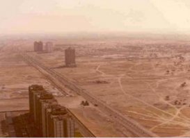 а зачем туда ездили 20-лет назад?

 Дубай 20-лет назад выглядел во так.