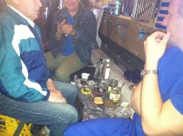 А че тогда как на транспортнике летаю, колбасочка, огурчики, водочка вкус не теряют? А?