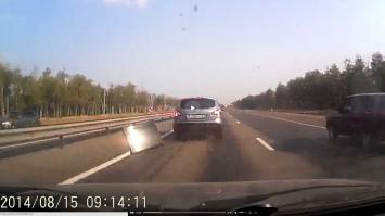 Папе прилетело