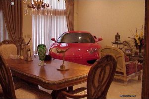 Она всё это время дома в большой комнате стояла ?:)