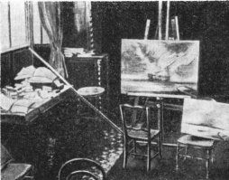 Мастерская в доме И.К. Айвазовского (1)
Айвазовский за работой 1899 год (2)
сори за качество