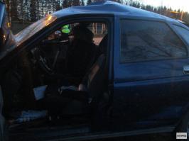 ""ДТП в Нововятске 6 мая 2014: подробности аварии
 Мы узнали подробности аварии у сотрудника следственного отдела по ДТП.
 - Погибший, водитель ВАЗ 2112, ехал из Кирова в сторону Нововятска. Мужчина объезжал попутные машины по обочине. В какой-то момент машину занесло и вынесло на встречную полосу, - сообщил следователь. – Первой машиной, с которой столкнулся водитель ВАЗа был «Хендай», затем «двенадцатая» столкнулась со встречной машиной «Хонда ЦРВ», и, наконец, третья машина, на которую откинуло ВАЗ был грузовой «Мерседес».
 В результате тройного столкновения водитель отечественного авто погиб на месте(спустя 4 часа после аварии труп все еще лежал на дороге). Его пассажиры, мужчина и женщина были доставлены в больницу с тяжелыми травмами (позже скончалась). Женщина, водитель «Хендая» тоже получила ушибы, но от госпитализации отказалась. Медицинская помощь ей была оказана на месте ДТП.""
 Отсюда: m.progorod43.ru/auto/view/130468