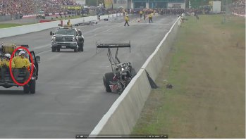 ну блин там и спасатели )