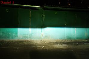 а что мешает подойти к другу и пусть он ночью включит ближний на нормальном галогене/оригинальном ксеноне, лучше всего немецкой тарантайке свежего года.
затем выставляешь на своем чудо дешевом ксеноне аналогичное по расбросу пятно, и самое главное надо полочку/птичку настроить. У мя японец, поэтому перешел на ксенон, ибо аналога у тачки нету, настроил полочку/птичку с учетом того что авто часто груженная и дыбится и все нормально.примерно так должно быть как на фото, только ниже