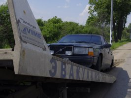 Ехал с семьей с дачи ночью и колесо вместе с полуосью улетело, хорошо не попал ни в кого, сам кирпичей наложил,но зато теща теперь со мной старается не ездить :) Колесо, кстати, так и не нашел.
Собирался на следующее утро в сервис ехать, но не добрался тридцати км до дома