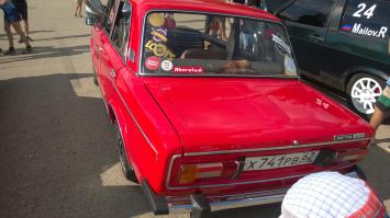 Летом похожее ведро видел у нас в городе.