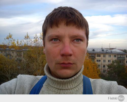 фотке 2-3года, зато селфи