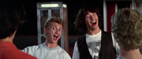 Необычные телефонные будки