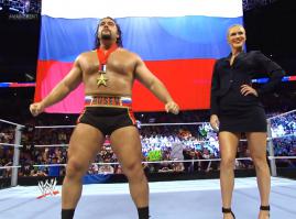 Звезда героя больше, чем у Русева.