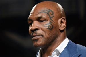 сначала не понял что за херня у пацана намазана на морде, потом дошло