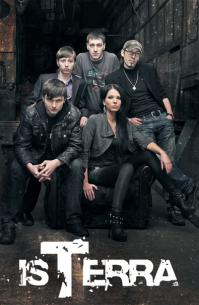 Конечно))) Она, кстати, вокалистка группы "IsTerra". Зовут Анна Неделько.