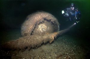 А вот что наш дайвинг-клуб обнаружил годика 3 назад. В районе родной Одессы-МАМЫ: