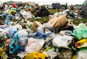 Общепринятая практика, к сожалению... После нашего "Нашествия":