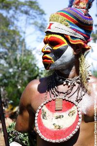 Достойнее выглядит...