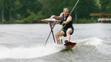 Экстремальная глажка (Extreme Ironing)