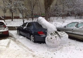 Вот за что? Вроде никому не мешал...