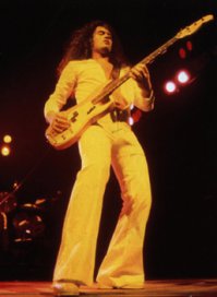 Вот, образец моды для пацанов 70-х: