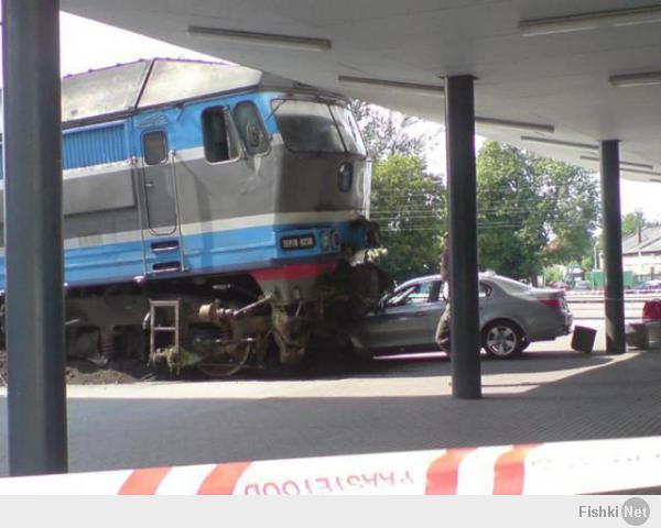 Я так понимаю - гонялся и догнал?... там рельс и рядом нет