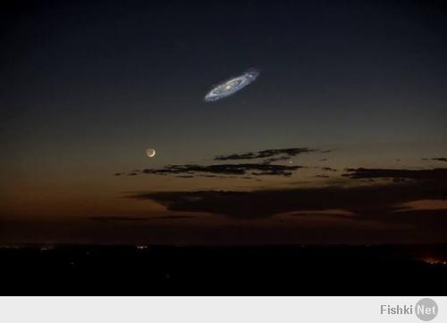 Вот так бы выглядело наше небо в темное время суток, если бы ближайшая к нам галактика Андромеда была ярче.