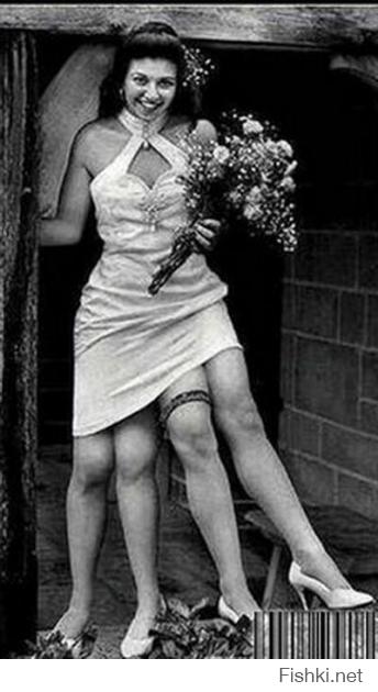 Миртл Кобрин родилась с четырьмя ногами и парой половых органов. Она выступала в цирке около 6 лет, пока не вышла замуж. В браке родила пятерых детей.