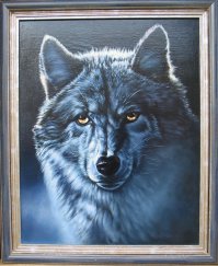 Здравствуйте. Спасибо, что ответили и за добрые слова спасибо. Посмотрел Ваши фотографии - супер! Мне теперь неудобно за свое предложение, куда уж мне в калашный ряд. Скорее это был порыв души. Я ведь тоже понимаю, что вопрос доставки может все испортить, даже если Вас устроит качество. Я все же рискну показать Вам пару работ, из ранних, когда начинал. Не судите строго. Это портреты моих друзей и кусочек анималистики. Как видите, потуги на реализм.