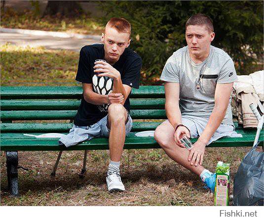 Вчера их призывали как героев, обещали деньги за убийство мирного населения, а сегодня они никому не нужны. А сколько зарыто без табличек в донецкой степи, потому, что их просто не хотят забирать, чтобы семьям компенсацию не выплачивать.