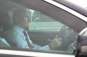 Стою в пробке, поворачиваюсь, а там: