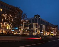 9maja..zaletajte k nam ;)

rich-bitch-ulica, kurfürstendamm (KuhDamm)