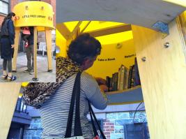 Такие проекты появлялись по миру тут и там. Взял книгу, принёс свою, одолжил почитать и принёс обратно, почитал на месте и положил назад, как-то так :)