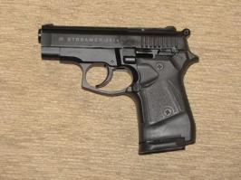 завел себе такие, как на фото... травмат из сплава с цинком, можно чистить в мыльной воде с фейри или хоз.мылом, 14 патронов магазин... карабин 12 калибра, на основе ручного пулемета калашникова, 10 зарядов картечи за 3-4 секунды это феерия... владение оружием дисциплинирует, прививает ответственность и уверенность, его чистка лечит неврозы и депрессию...