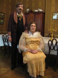 Юрий Стоянов
Мировой рекорд по количеству сыгранных женских ролей актёром-мужчиной