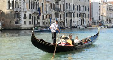 Бурано - яркий район Венеции