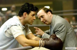 Прекрасный фильм "Cinderella Man" - Золушка (в прокате "Нокаут")
Очень здоровский, про старого боксёра, которому просто повезло. Абсолютно реальная история про нормального не хватающего с неба звёзд стареющего боксёра: то сильный противник не может выйти из-за травмы, то выходит, но травмированный, и раз-раз - он на кубке чемпиона!