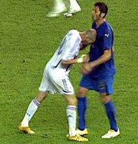 Кто вспомнит имя кенийца через 10 лет? А Ивана Фернандеса вспомнят. Как звали того итальянца, что оскорбил маму и получил удар головой от Зидана, тем выиграл мировой чемпионат? Я уже и не помню (хотя есть Гугл). А Зидан за этот поступок стал достоянием нации, настоящим Человеком.