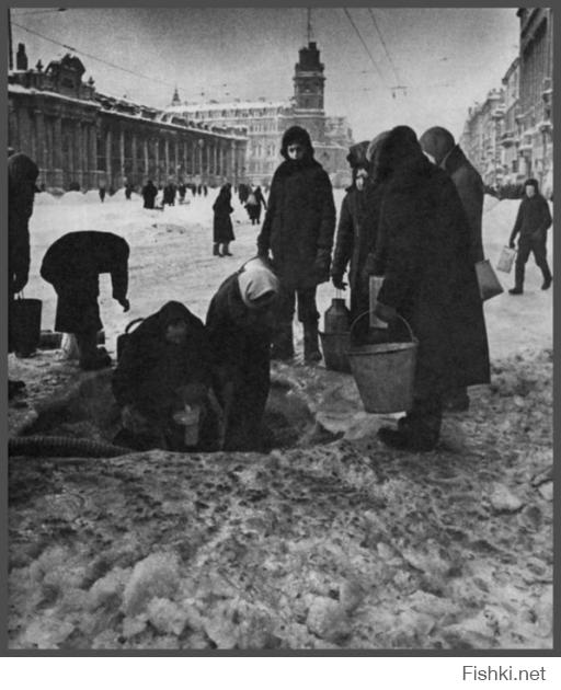 Не-не-не, давай уж полный аналог - улицы Ленинграда весной, где девушки катаются на роликах... Не? А знаешь, почему? Потому что там в это время было вот что. Так что завали хлебало, пожалуйста.