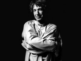 Правду говорят, что с возрастом многие выживают... ИЗ УМА!