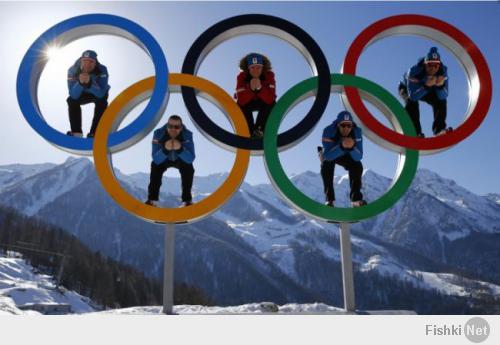 "Хорошо сидим!
Австрийские горнолыжники позируют на фоне гор в Сочи. © Reuters"
Мне кажется они просто поняли, что просрали эту олимпиаду...)))