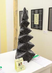 чиста пацанская елка из семок)