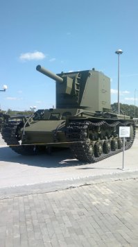 Не увидел фотки этого красавца. Он реально большой!
П.С. был там в прошлом году, шикарный музей.