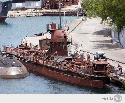 ... подводную лодку "Запорожец"