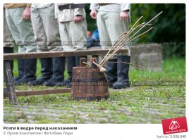 Продавец магазина вышвырнул грабителей на улицу