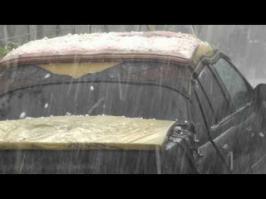 вот день жестянщика, в Симферополе раз в год такое бывает, народ телами своими машины закрывает)) ну или чем придется))))