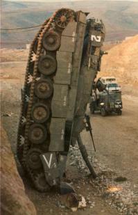 В Омске перевернулся танк