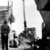 А Стоунхендж то зачем вообще вспоминать?