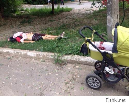 Стрелков, 21 июля 2014:
"Наступает время, когда России необходимо, наконец, принять окончательное решение: поддержит ли она по-настоящему русских Донбасса, или "сдаст" их окончательно и бесповоротно. На все остальное время уже упущено. Три месяца бездействия позволили противнику нарастить силы и создать  боеспособную армию. По крайней мере, достаточно боеспособную, чтобы уничтожать танками и артиллерией малочисленные и полубезоружные отряды ополченцев."

Путин, 04 марта 2014:
"И вот когда мы это видим, мы тогда понимаем, что беспокоит граждан Украины – и русских, и украинцев, вообще русскоязычное население, проживающее в восточных и в южных регионах Украины. Что их беспокоит? Их беспокоит вот такой беспредел. И если мы увидим, что этот беспредел начинается в восточных регионах, если люди попросят нас о помощи, а официальное обращение действующего легитимного президента у нас уже есть, то мы оставляем за собой право использовать все имеющиеся у нас средства для защиты этих граждан. И считаем, что это вполне легитимно."
" И пускай попробует кто-то из числа военнослужащих стрелять в своих людей, за которыми мы будем стоять сзади, не впереди, а сзади. Пускай они попробуют стрелять в женщин и детей! И я посмотрю на тех, кто отдаст такой приказ на Украине."