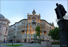 в Москве один из самых интересных домов
Сретенский, 6