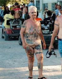 Не за горами поколение самых татуированных бабушек и дедушек )))