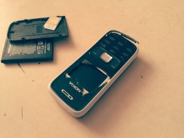 "В ходе своего последнего визита в Париж девушка обронила старенький iPhone 4"...  О_О люди... да вы <span style='color:gray'>[мат]</span>... вот это мой телефон!!!! И ВОТ ОН - РЕАЛЬНО СТАРЕНЬКИЙ!!!!