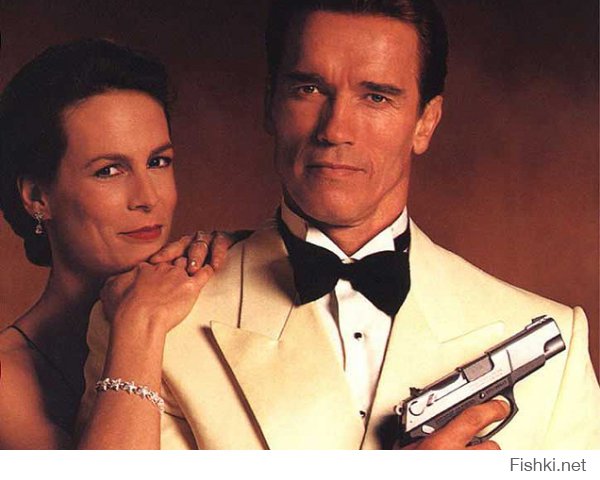 Арнольд всегда был и останется "бабником".Не смотря на то, что почти все фото тут постановочные, он и в жизни такой.Нет, я его лично не знаю конечно, просто нынче прочёл его афтобиографию (года два назад вышла).Там Шварц вполне себе откровенен в воспоминаниях.Чего только стоит его сын от горничной (долго объяснять - надо будет,сами нагуглите).И да, Шварцнегер - спасибо за детство!За те фильмы, засмотренные до дыр в 90-ые!