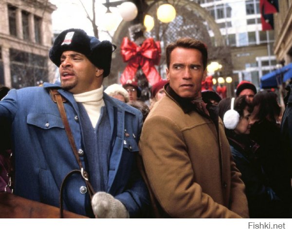 Арнольд всегда был и останется "бабником".Не смотря на то, что почти все фото тут постановочные, он и в жизни такой.Нет, я его лично не знаю конечно, просто нынче прочёл его афтобиографию (года два назад вышла).Там Шварц вполне себе откровенен в воспоминаниях.Чего только стоит его сын от горничной (долго объяснять - надо будет,сами нагуглите).И да, Шварцнегер - спасибо за детство!За те фильмы, засмотренные до дыр в 90-ые!